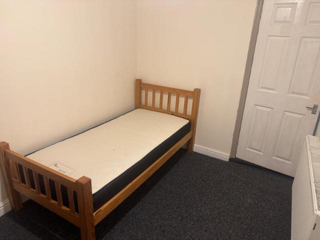 Room for rent in Chilvers Coton, Camp Hill