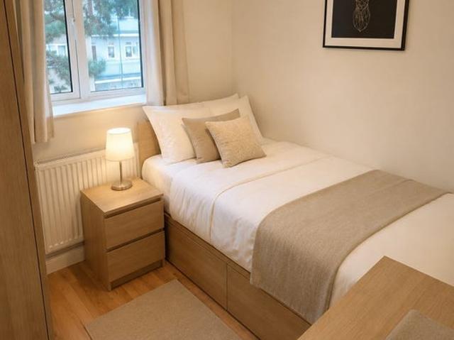 Room for rent in Southfields, Greater London
