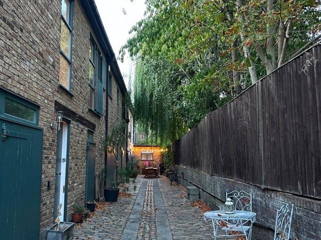 Room for rent in Barnsbury, Greater London