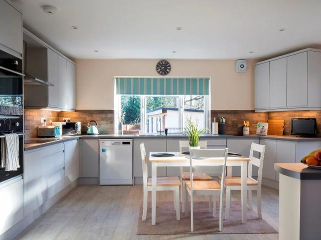 Room for rent in Sheerwater, Woking
