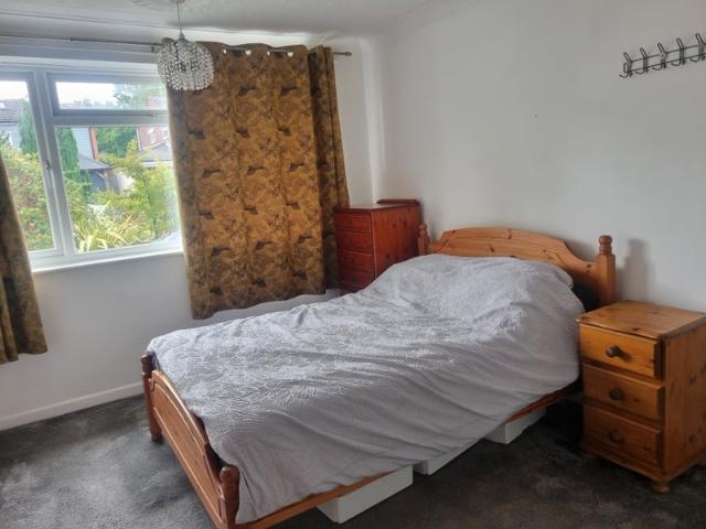 Room for rent in Creekmoor, Poole