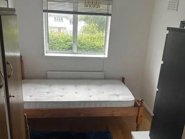 Room for rent in Three Bridges, Glynde