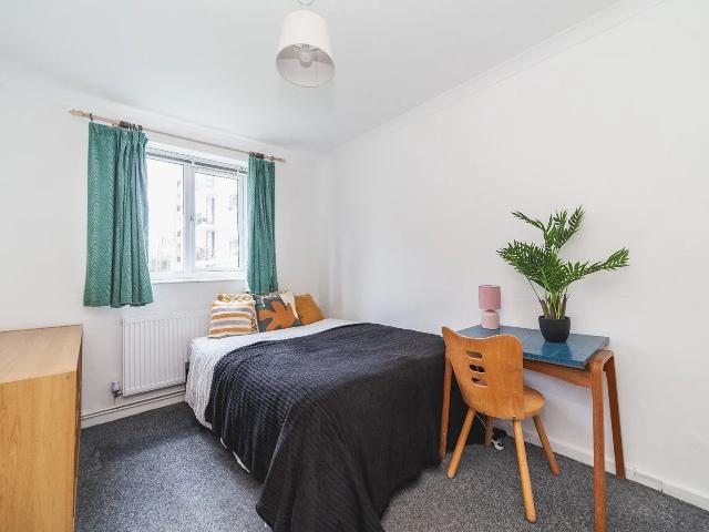 Room for rent in Roehampton, Greater London