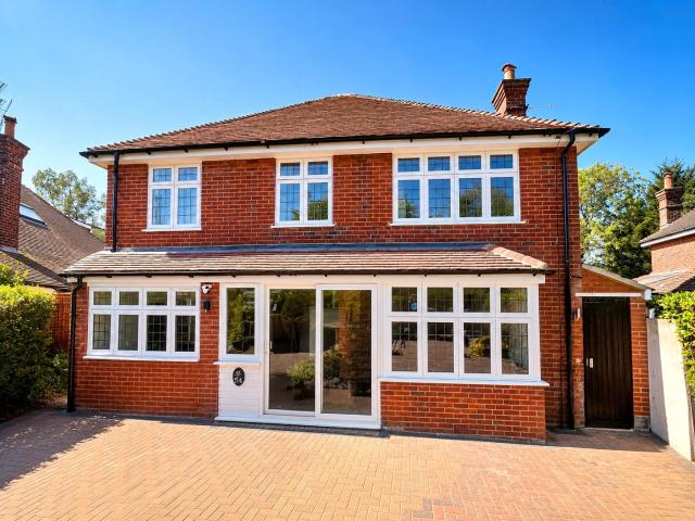 Room for rent in Westborough, Surrey