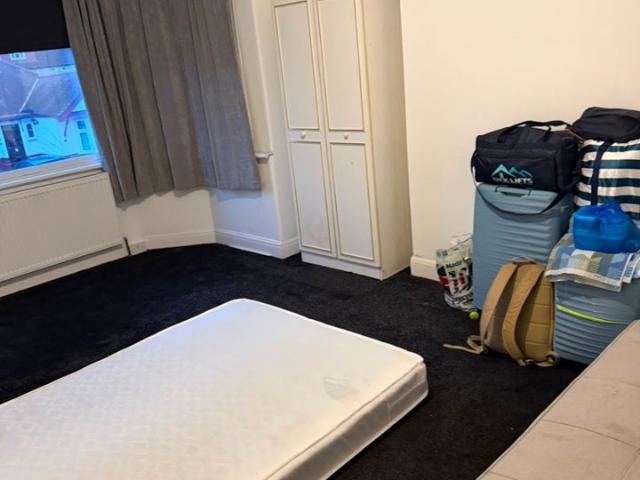Room for rent in Gants Hill, Greater London