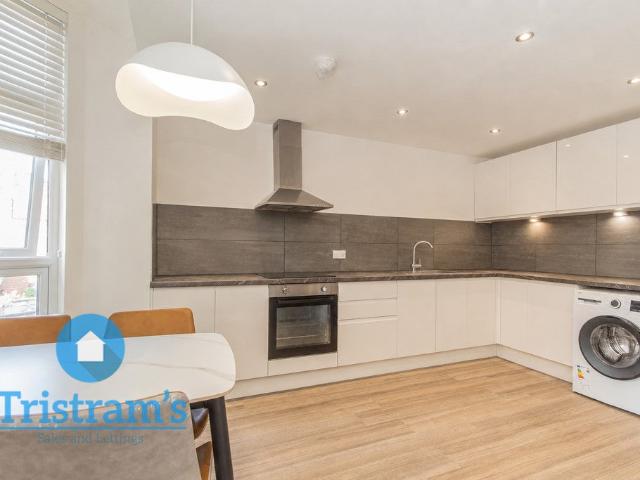 Room for rent in Lenton Abbey, Haddon