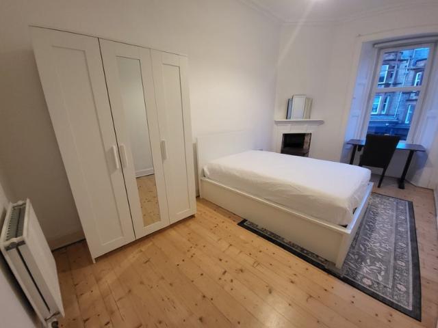 Flat for rent in Blackhall, City of Edinburgh