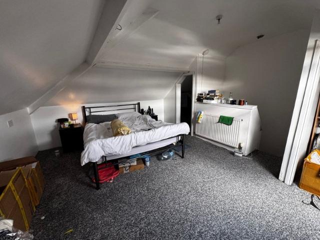 Room for rent in Falcon Lodge, Wales