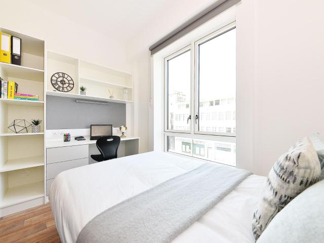 Room for rent in West Hoe, Mount Wise