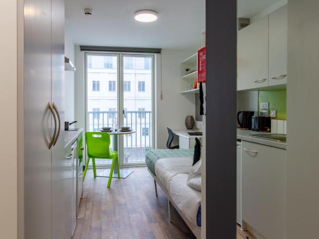 Room for rent in West Hoe, Plymouth