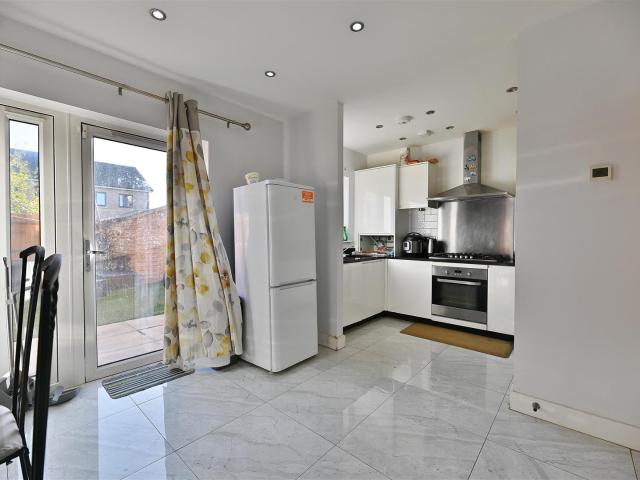 Room for rent in Hainault, Greater London