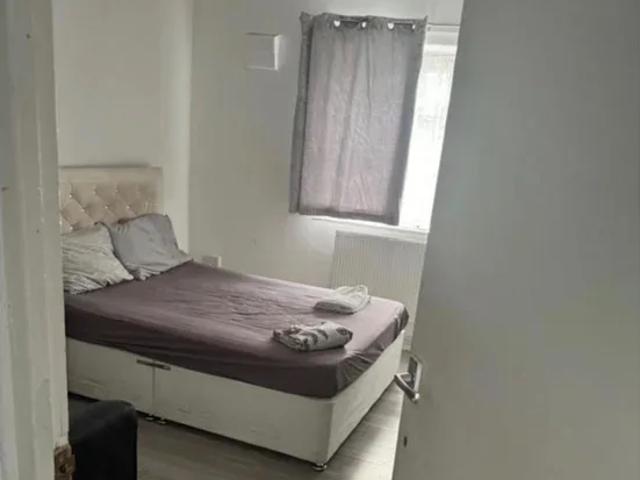Room for rent in Avery Hill, Greater London