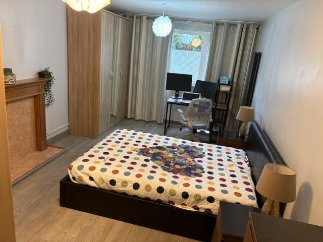 Room for rent in Locksley Estate, Limehouse