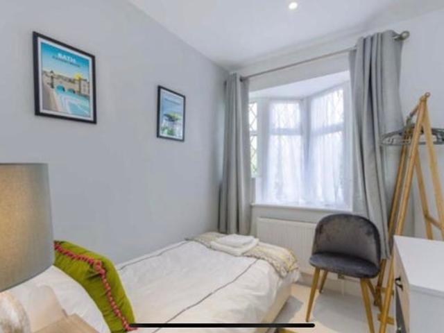 Room for rent in Royal Borough of Kingston upon Thames, Greater London