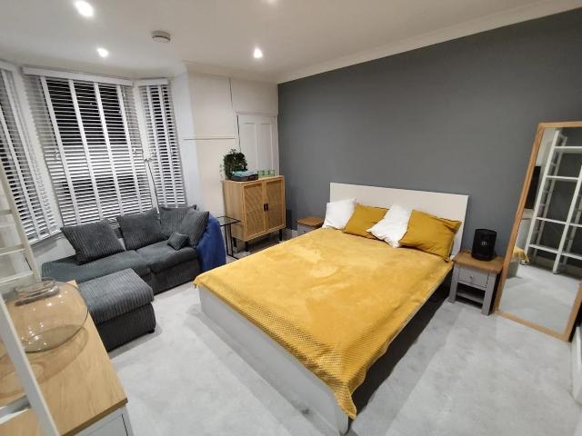 Room for rent in Troy Town, Rochester