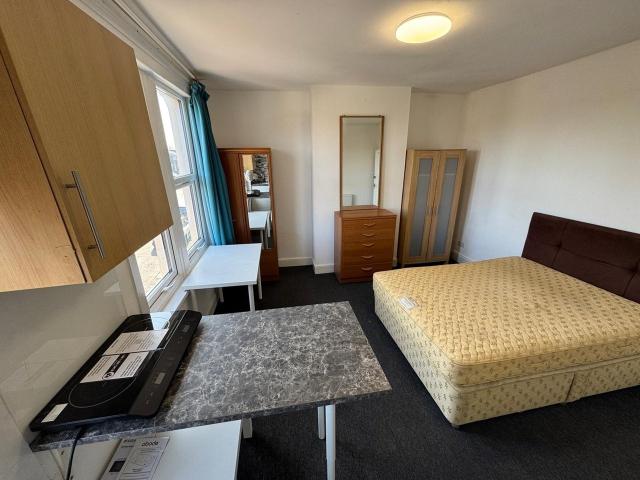 Room for rent in Feckenham, City Of Bristol