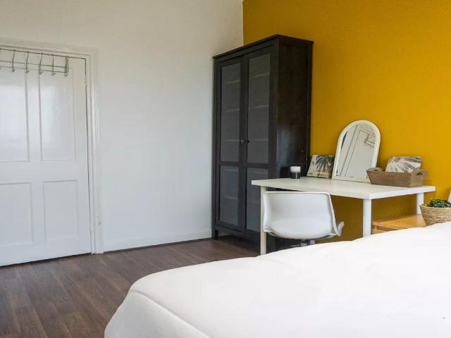 Room for rent in North Kensington, Greater London