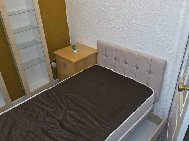 Room for rent in Hurst Cross, Greenheys