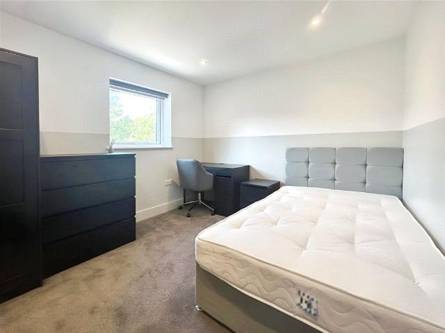 Room for rent in Westborough