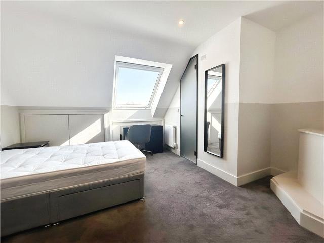 Room for rent in Westborough