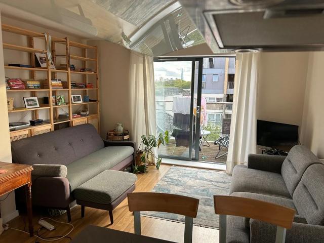 Room for rent in Mile End, Greater London