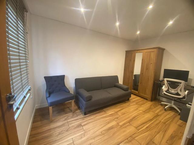 Room for rent in Glenfields, Pinfold