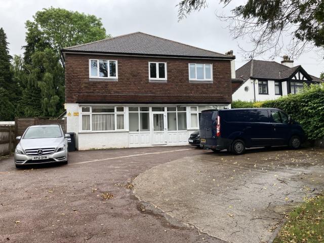 Room for rent in Caterham on the Hill, Hillview