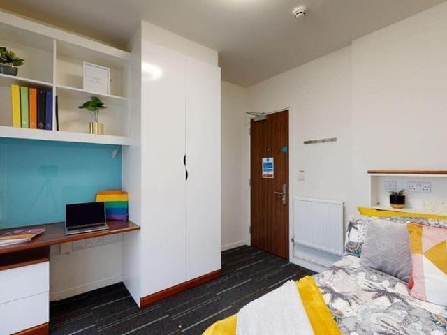 Room for rent in Saint Pancras, Greater London