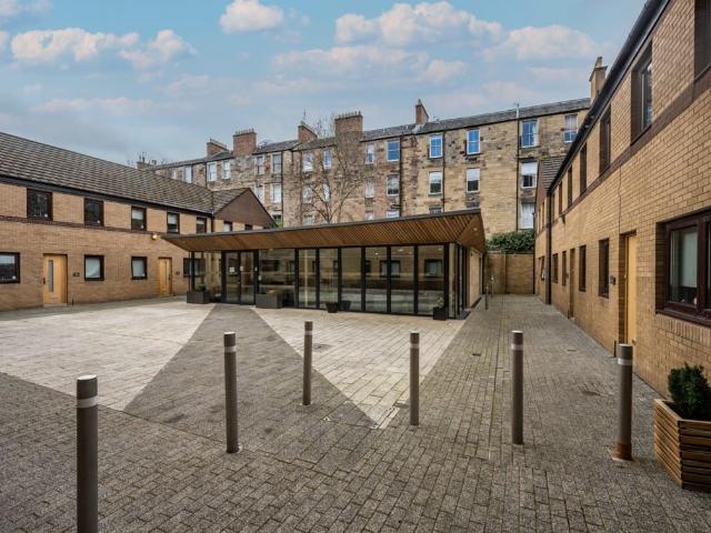 Room for rent in Sciennes, Scotland