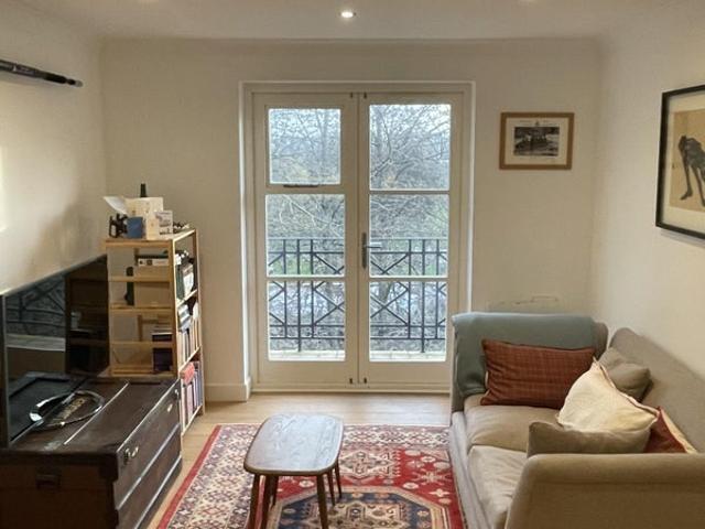 Room for rent in West Kensington, Greater London