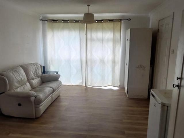 Room for rent in Broadfield, Glynde