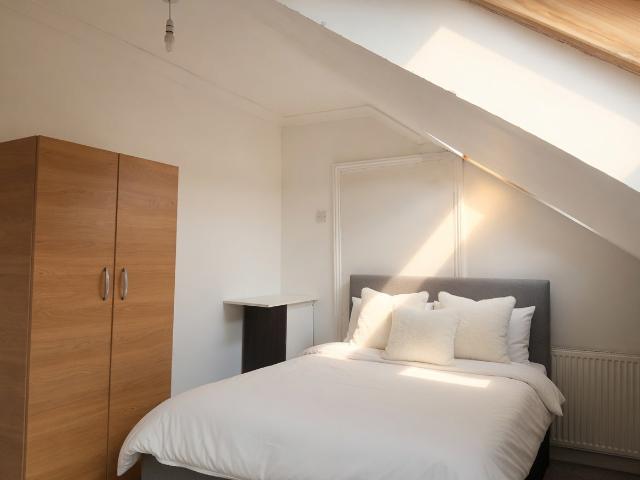 Room for rent in Highams Park, Greater London