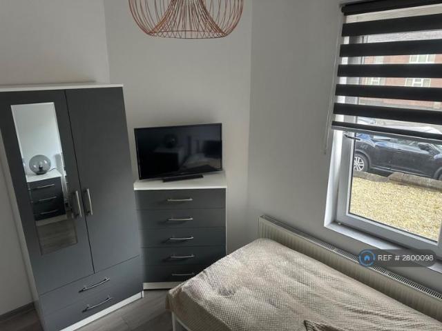 Room for rent in Bull Farm, Potters Corner