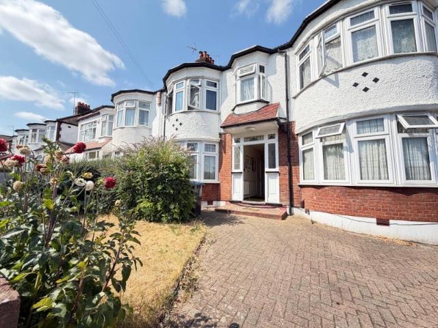 Room for rent in Winchmore Hill, Edmonton