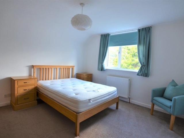 Room for rent in Black Bourton, Oxfordshire