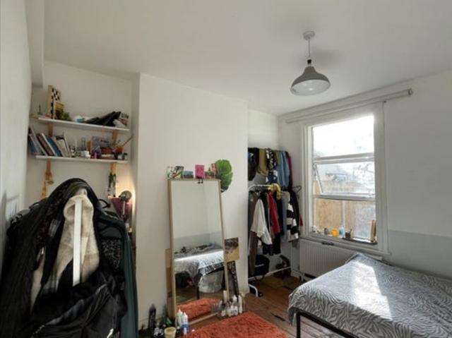 Room for rent in Plashet, Greater London