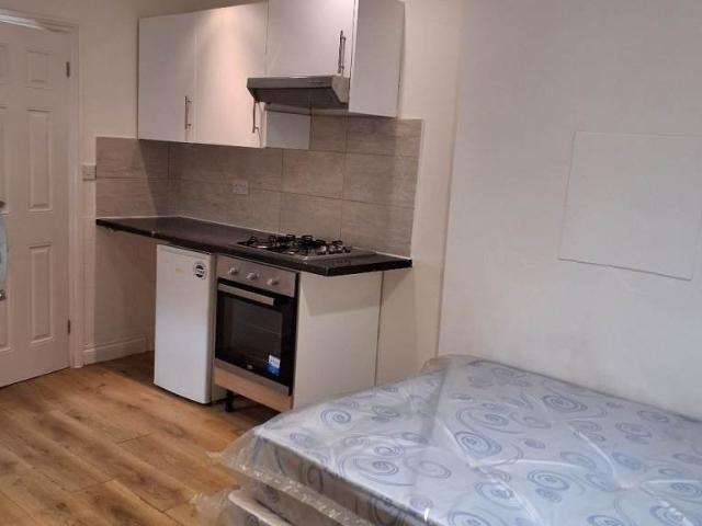 Room for rent in Albany Park, Greater London
