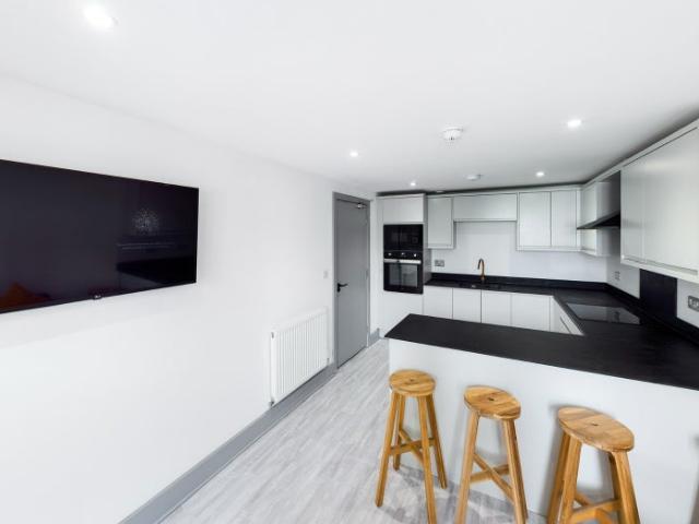 Room for rent in Calderstones