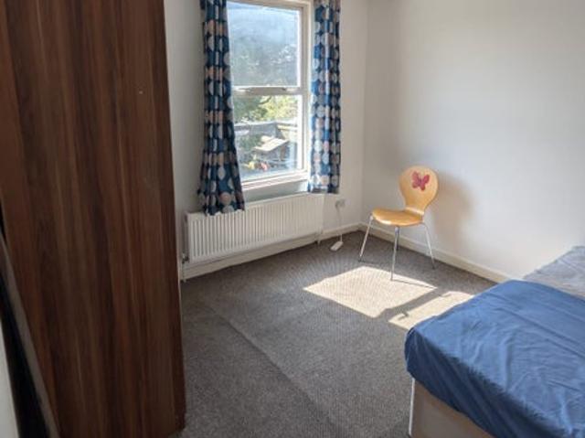 Room for rent in Plashet, Greater London