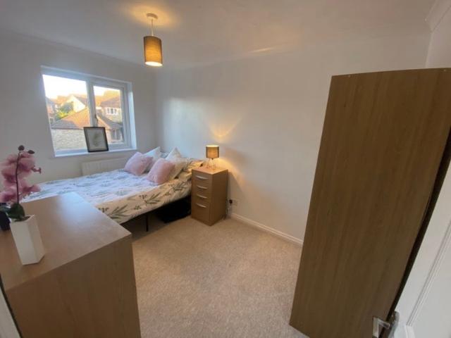 Room for rent in Worle, North Somerset