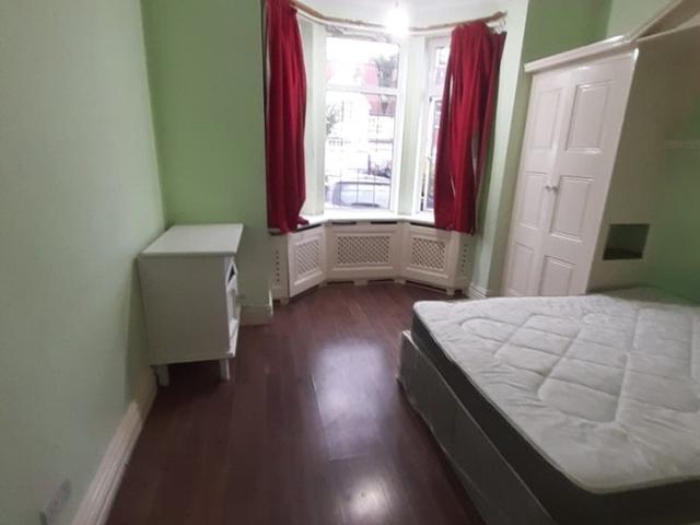 Room for rent in Lane, Greater London