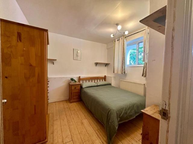 Room for rent in Southfields, Greater London