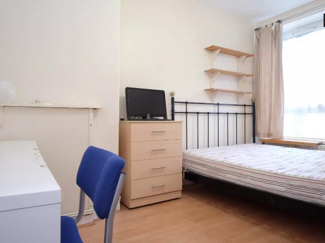 Room for rent in Stepney, Greater London