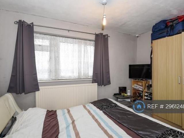 Room for rent in Sunbury, Surrey
