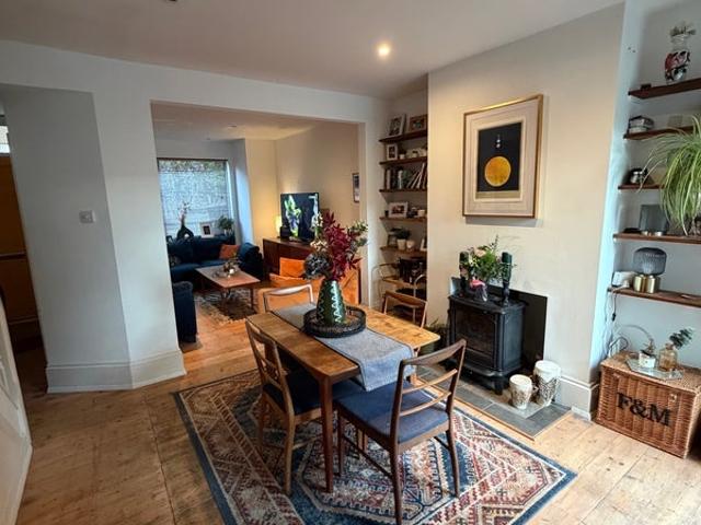 Room for rent in Hale End, Greater London