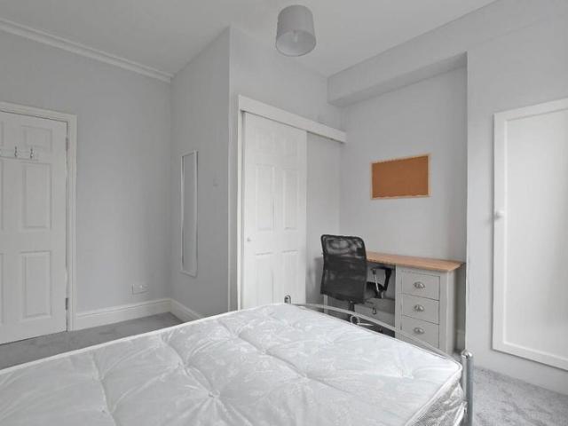 Room for rent in Crookes, South Yorkshire