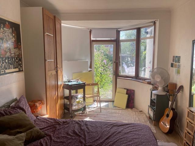 Room for rent in London Borough of Merton, Merton Park
