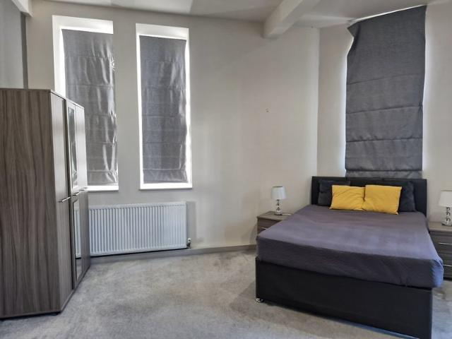 Room for rent in Kingsley Moor, Staffordshire