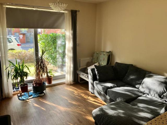 Room for rent in Summerstown, Greater London