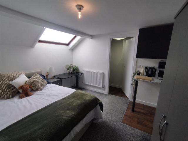 Room for rent in Potters Corner, East Midlands